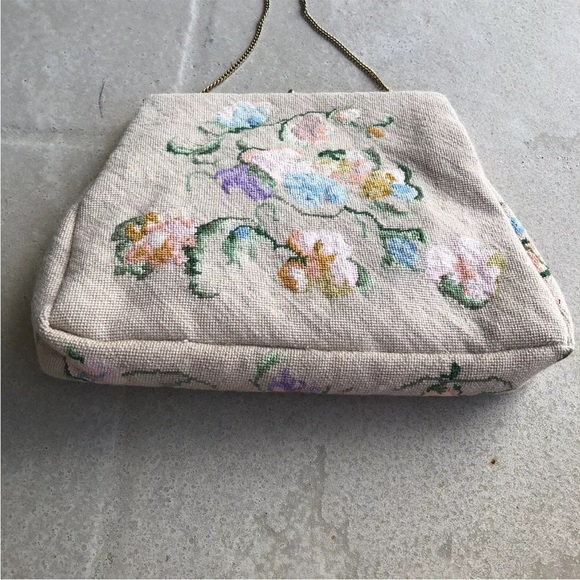 Floral Tapestry Carpet Bag Purse Vintage 50s 60s Embroidery Needle Mary Poppins - Picture 4 of 9